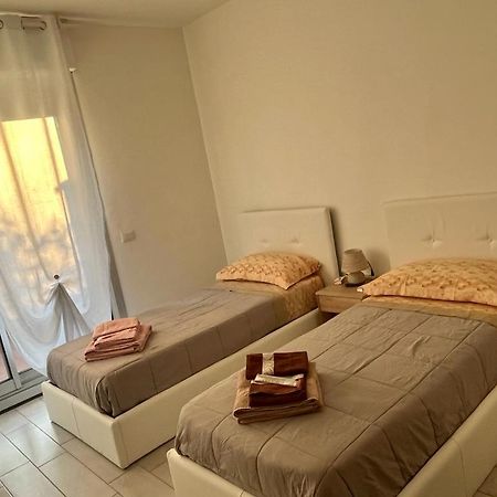 Einaudi Apartment Колоньо-Монцезе Экстерьер фото