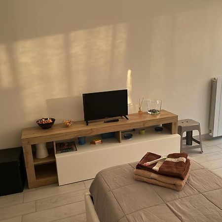 Einaudi Apartment Колоньо-Монцезе Экстерьер фото