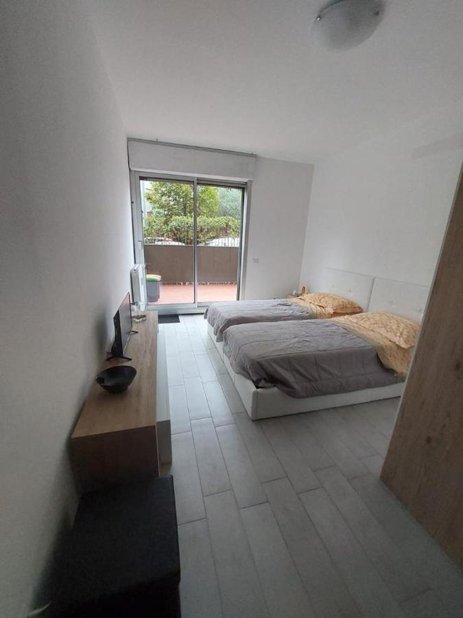 Einaudi Apartment Колоньо-Монцезе Экстерьер фото