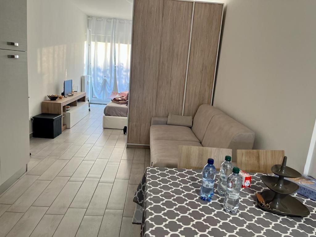 Einaudi Apartment Колоньо-Монцезе Экстерьер фото