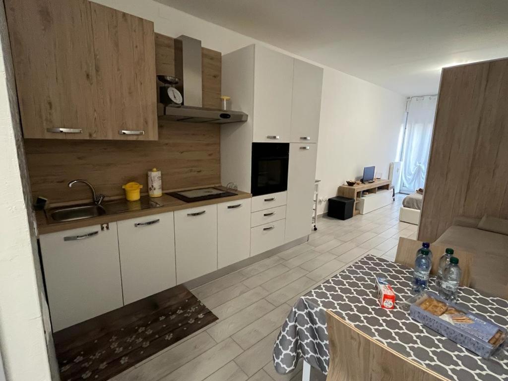 Einaudi Apartment Колоньо-Монцезе Экстерьер фото
