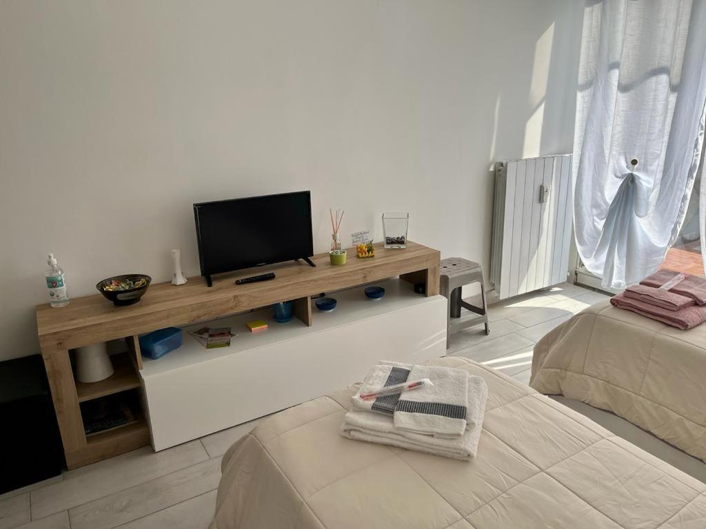 Einaudi Apartment Колоньо-Монцезе Экстерьер фото
