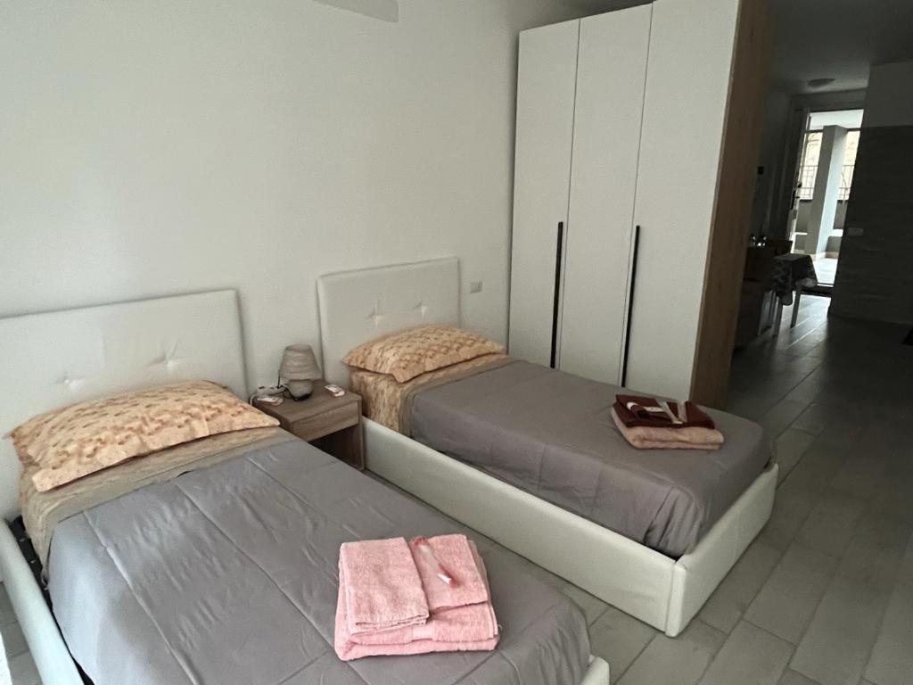 Einaudi Apartment Колоньо-Монцезе Экстерьер фото